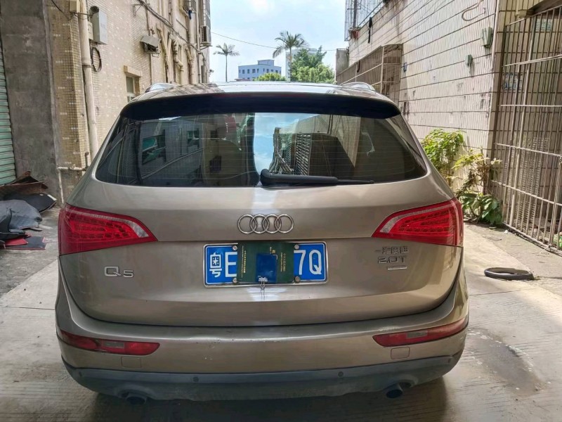 广州10年奥迪Q59