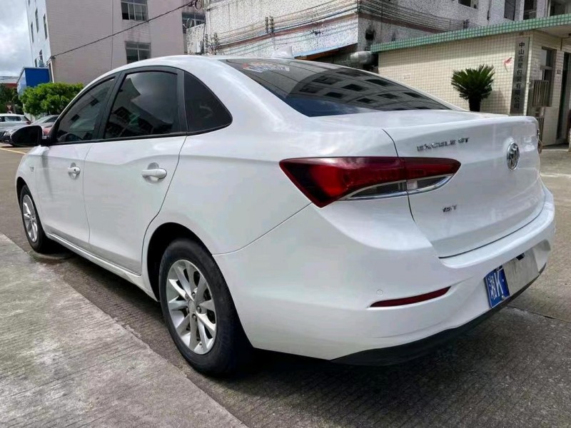 中山18年别克英朗4