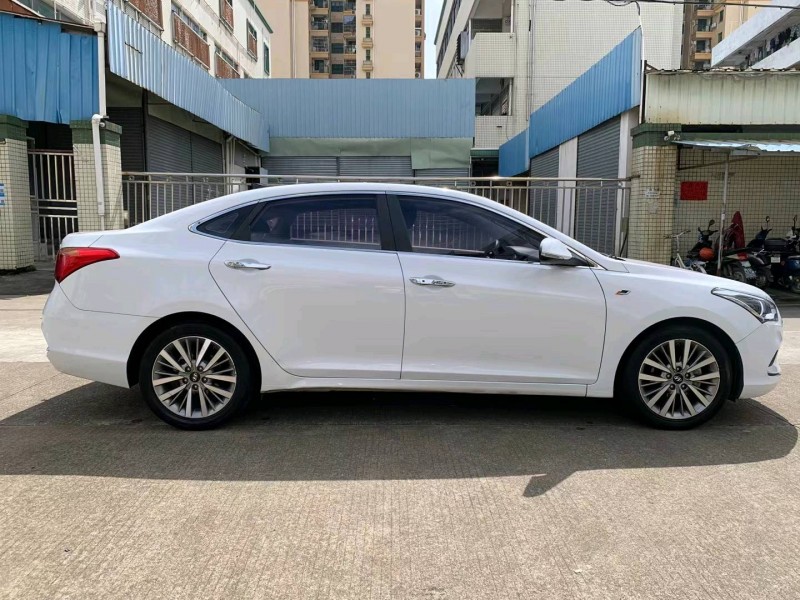 中山19年现代名图2