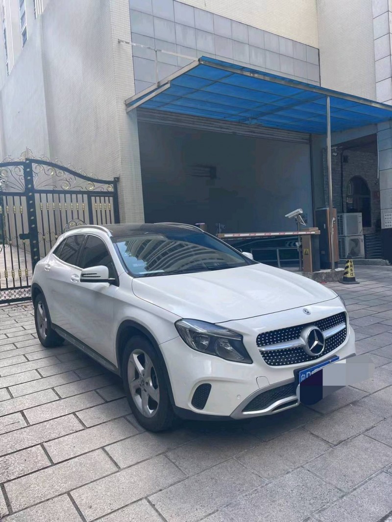 广州18年奔驰GLA3