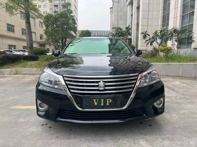 广州13年丰田皇冠1