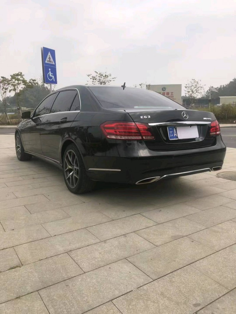 广州14年奔驰E8
