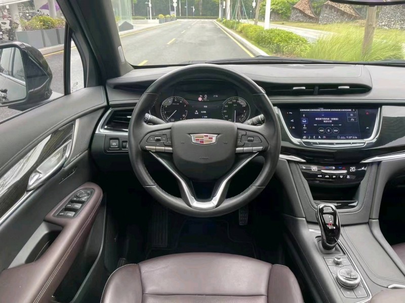 深圳20年凯迪拉克XT67