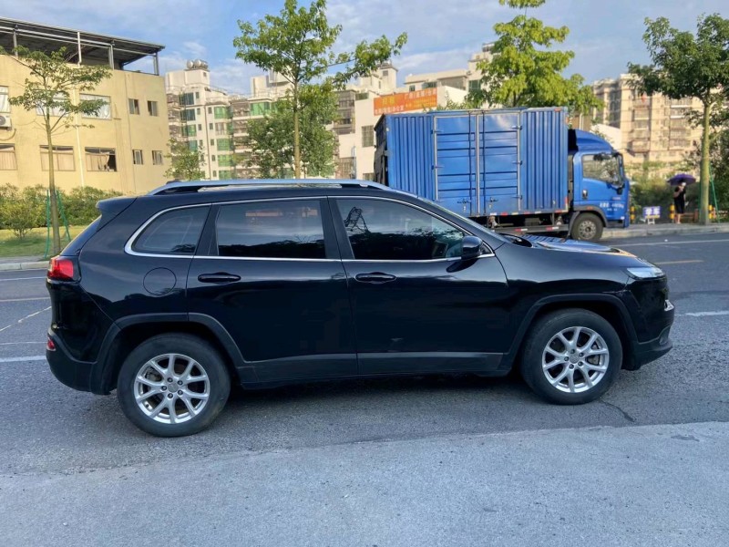 广州18年Jeep自由光4
