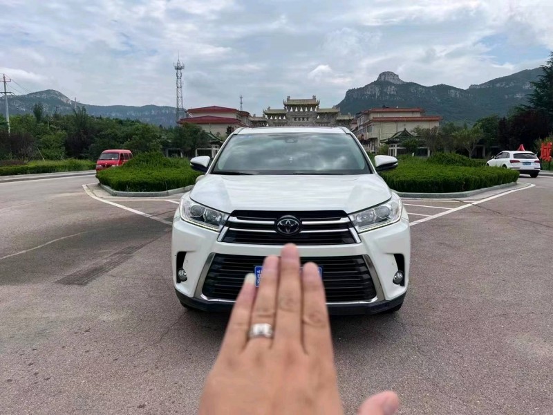 济南19年丰田汉兰达1