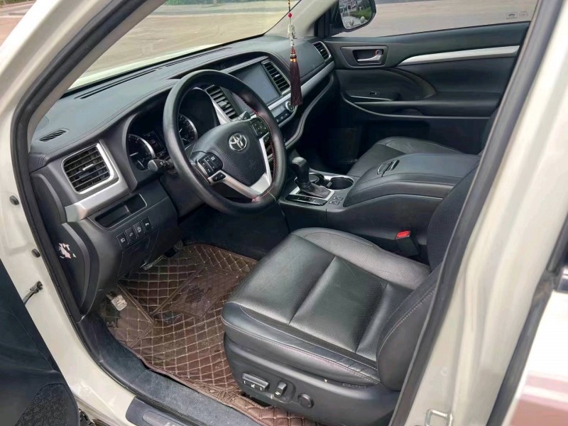 济南19年丰田汉兰达4