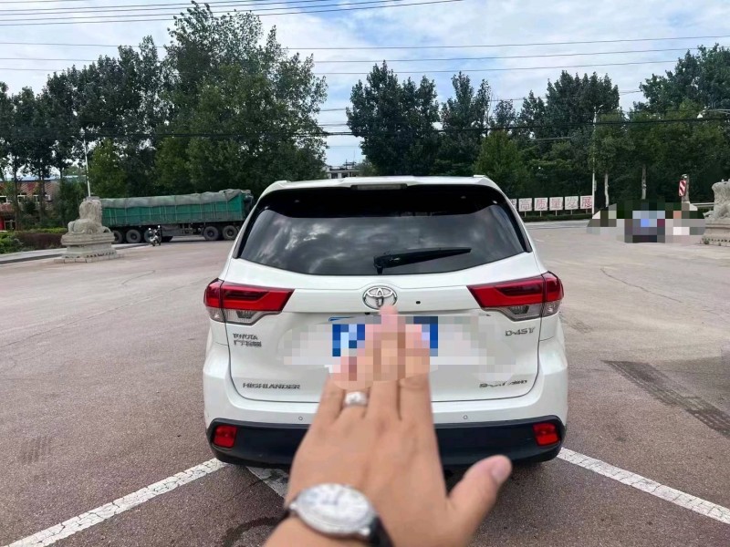 济南19年丰田汉兰达8