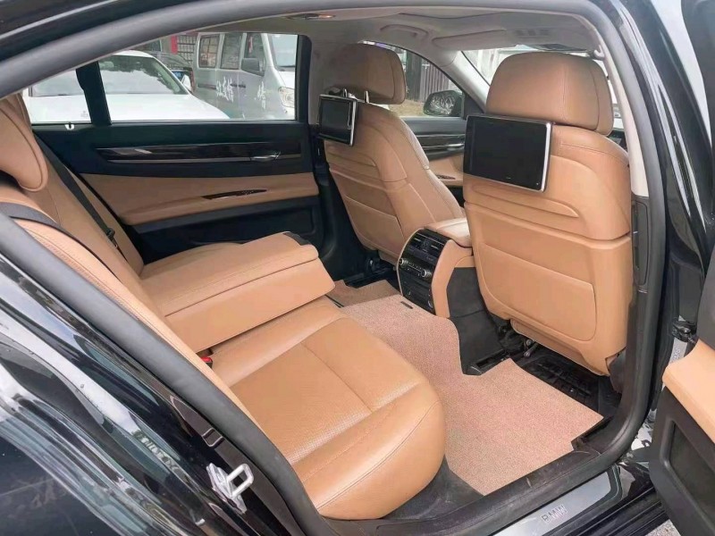 苏州13年宝马7系8