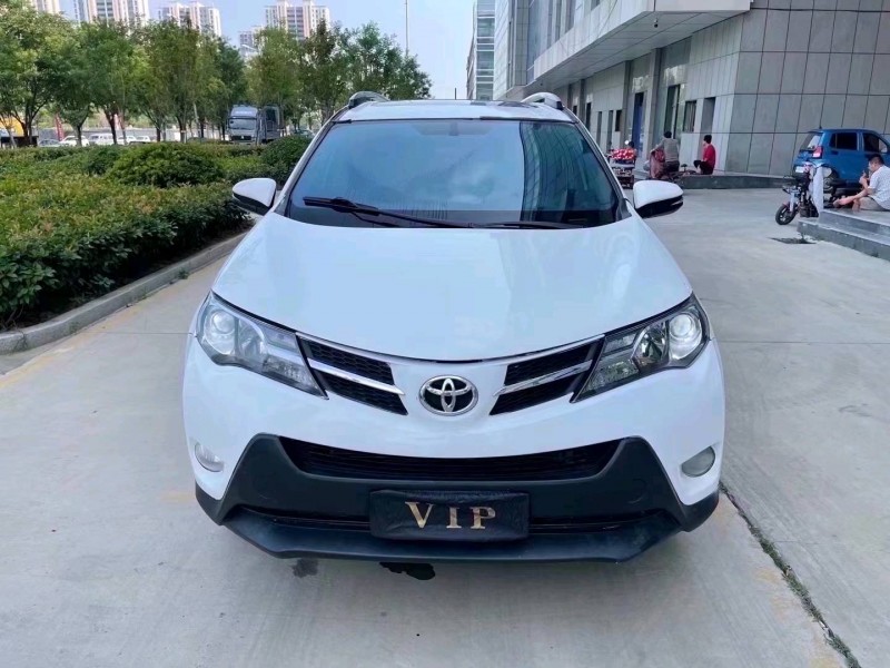 东营14年丰田RAV41
