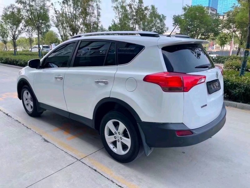 东营14年丰田RAV44