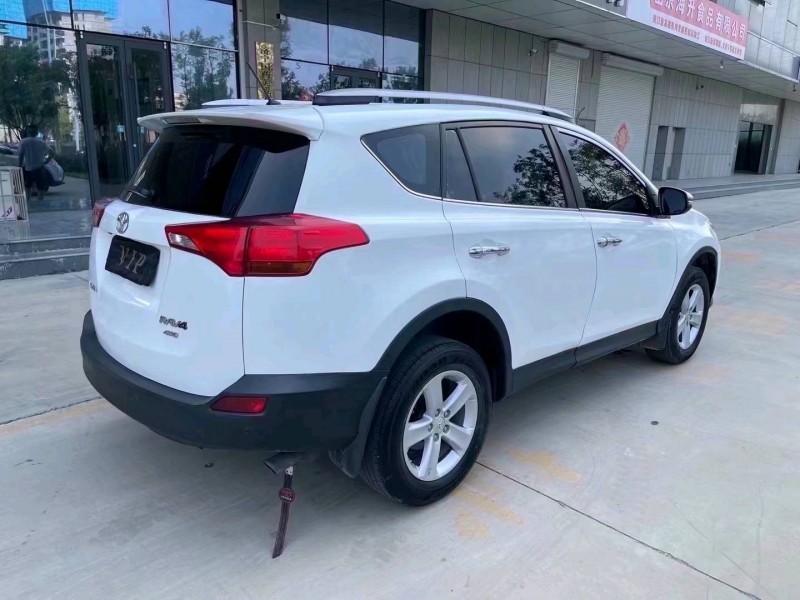 东营14年丰田RAV49