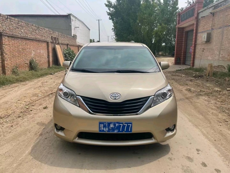 保定14年丰田塞纳1