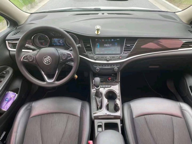 苏州18年别克威朗9