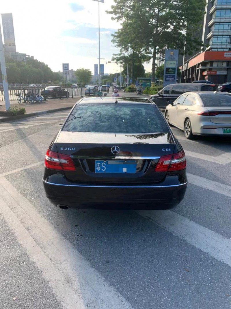 广州10年奔驰E8