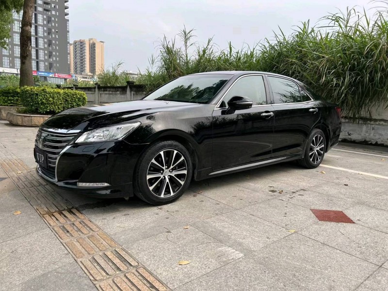 东莞16年丰田皇冠2