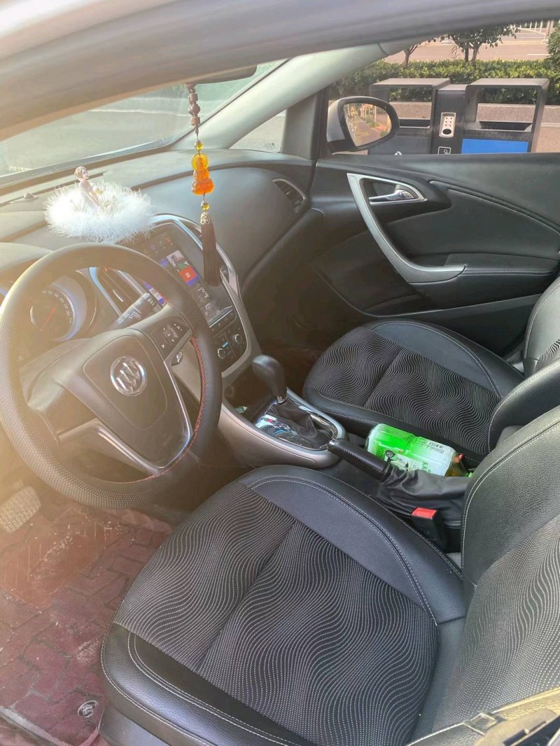 东营15年别克英朗6