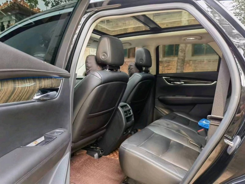 保定18年凯迪拉克XT57