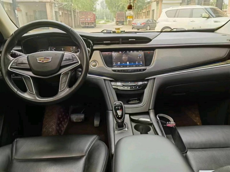 保定18年凯迪拉克XT58