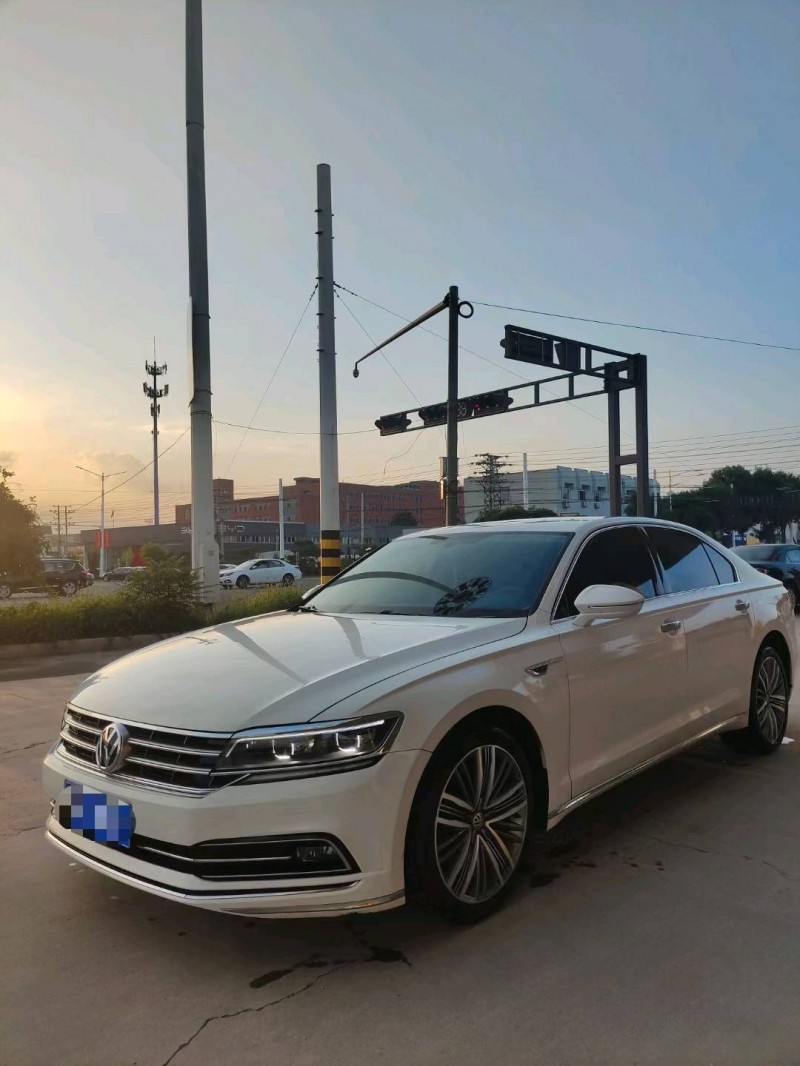 保定16年大众辉昂2