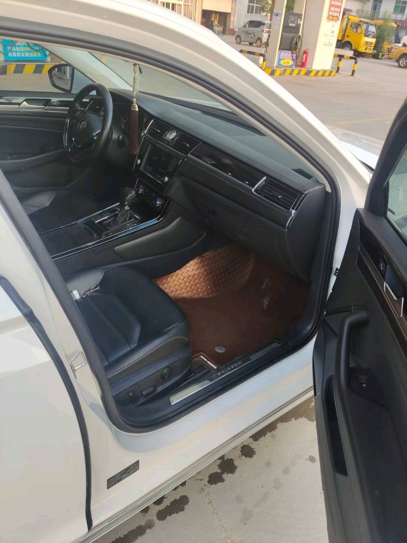 保定16年大众辉昂5