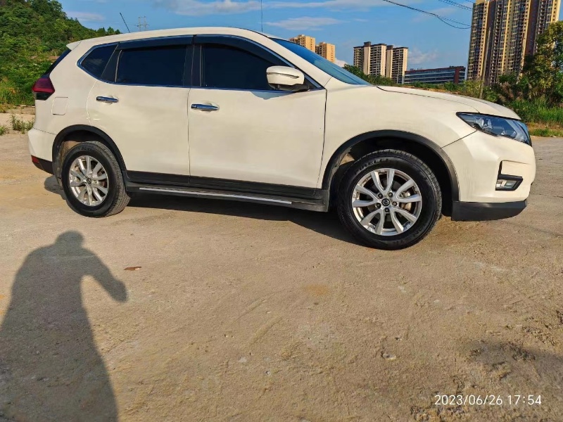 东营19年日产奇骏2