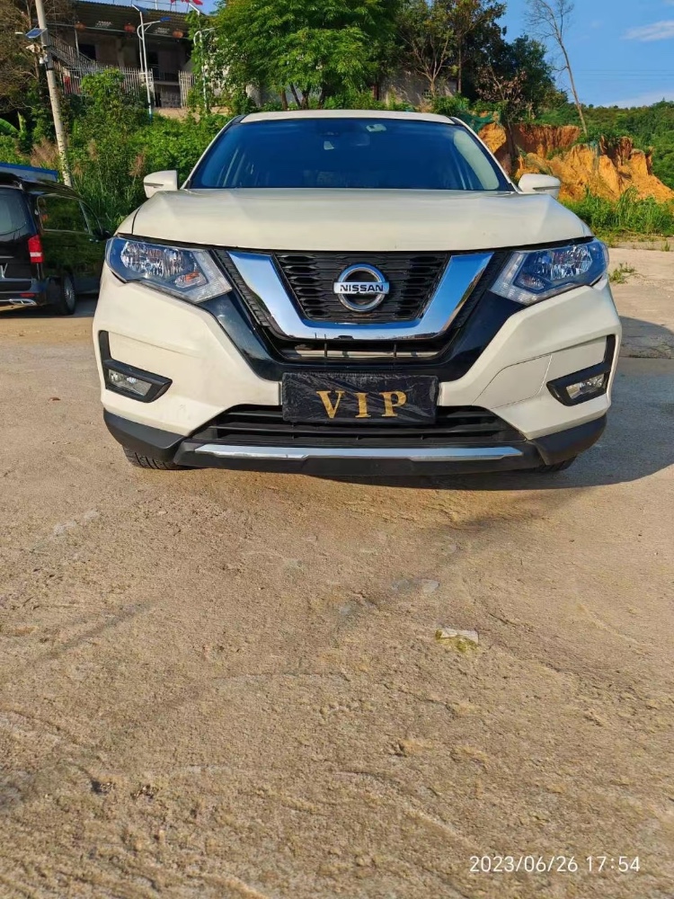 东营19年日产奇骏1