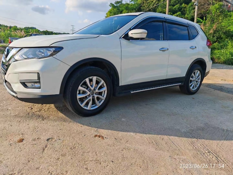 东营19年日产奇骏5