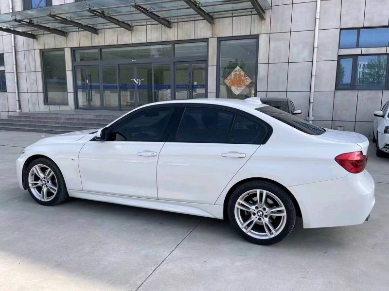 济南17年宝马3系8