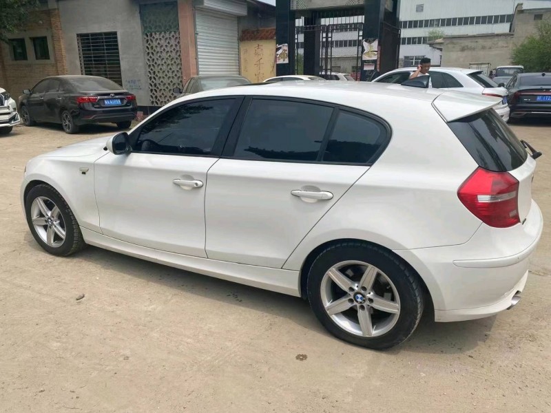 保定11年宝马1系8