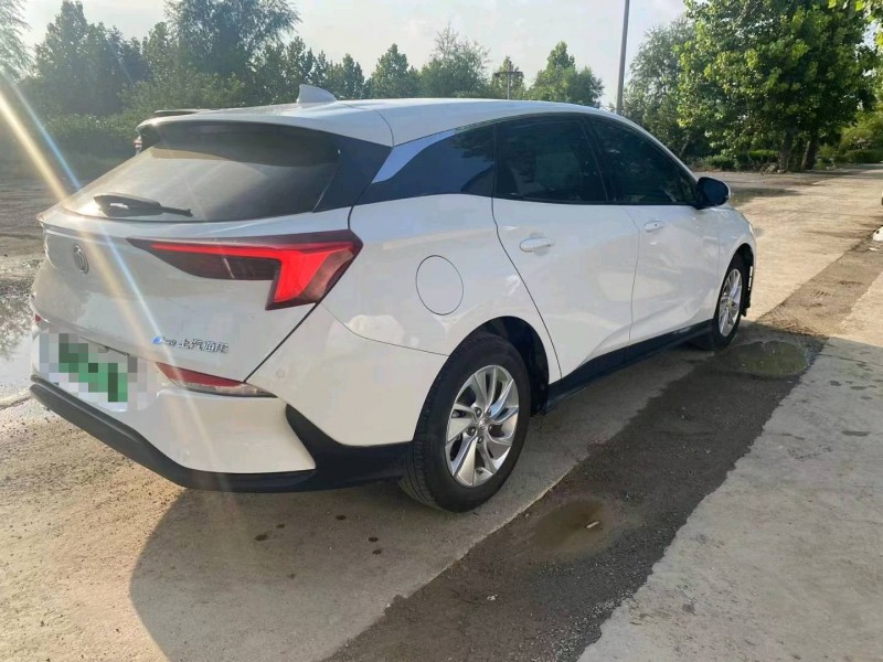 保定23年别克微蓝4