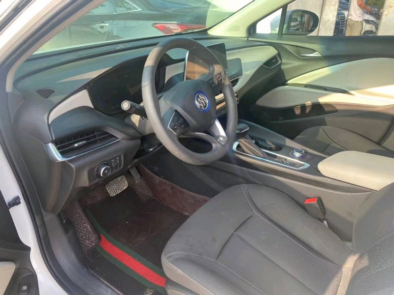 保定23年别克微蓝8