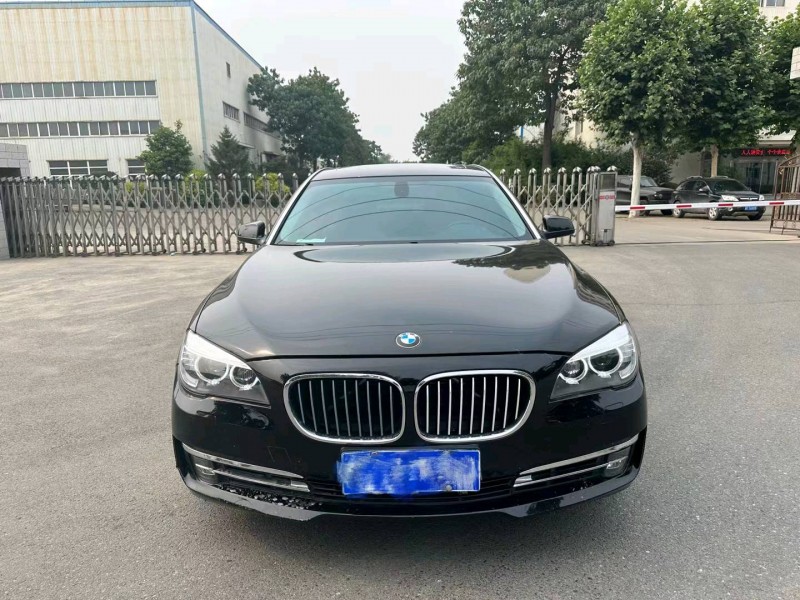 保定12年宝马7系1