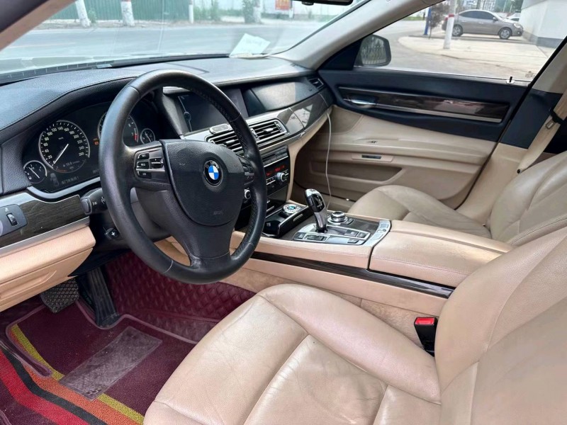 保定12年宝马7系2