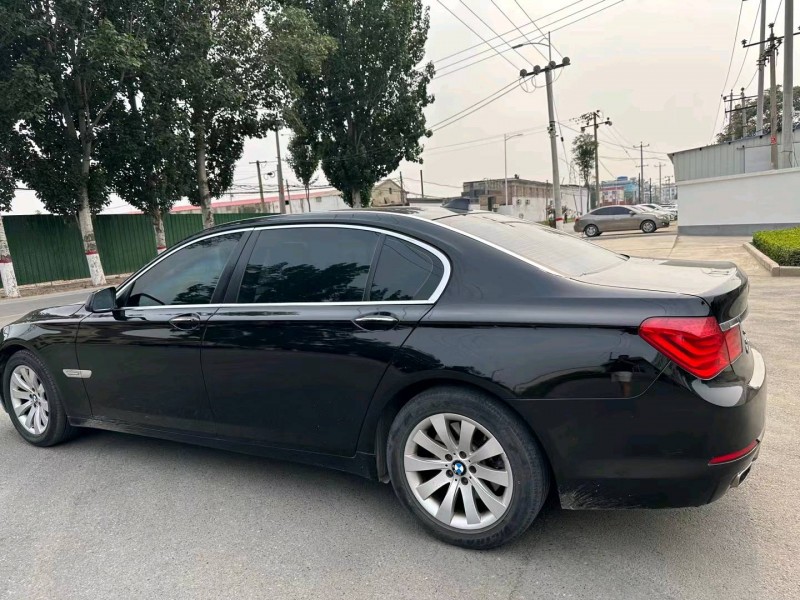 保定12年宝马7系5