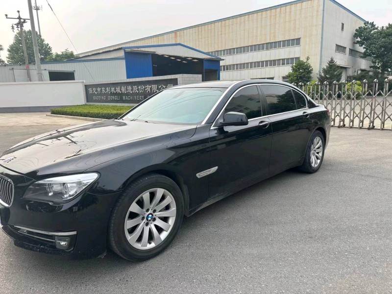 保定12年宝马7系6