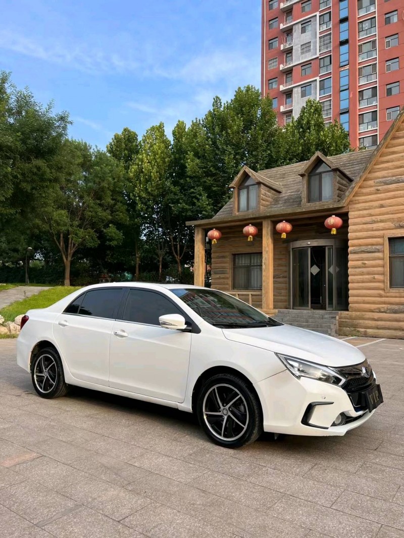 邢台14年比亚迪秦3