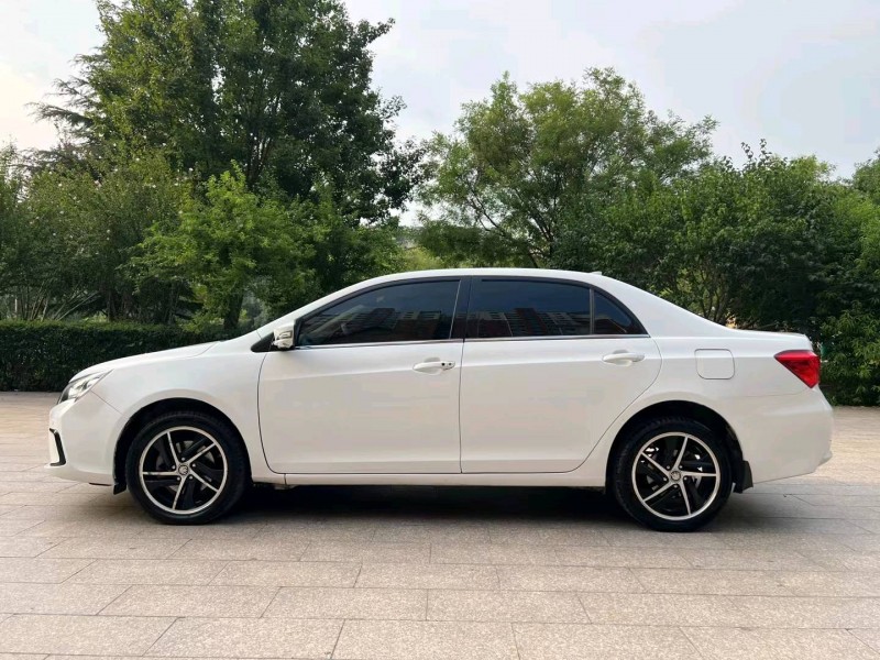 邢台14年比亚迪秦8