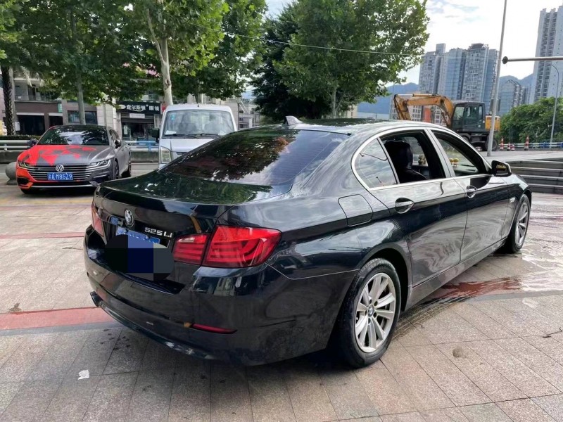 重庆12年宝马5系3
