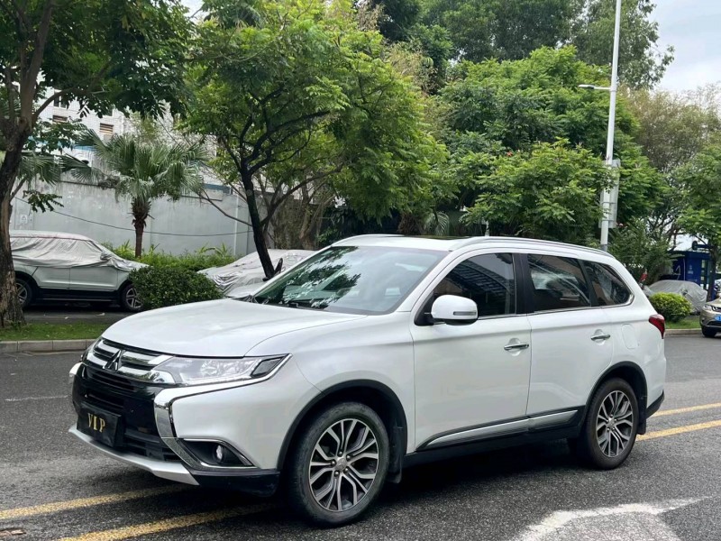 深圳18年三菱欧蓝德2