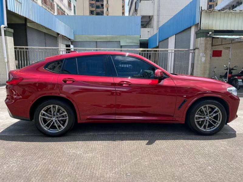 中山19年宝马X42