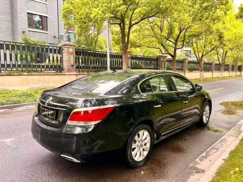 嘉兴13年别克君越8