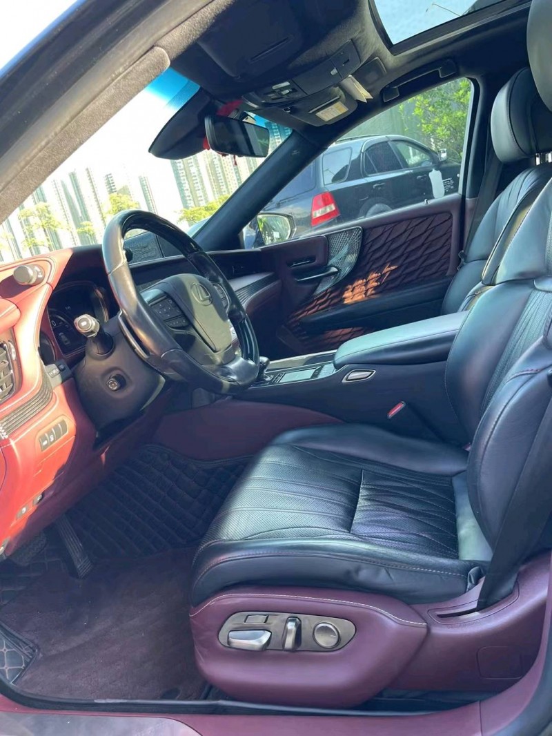 佛山19年雷克萨斯LS6