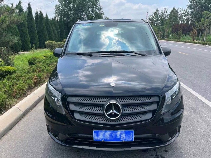 枣庄18年奔驰威霆1