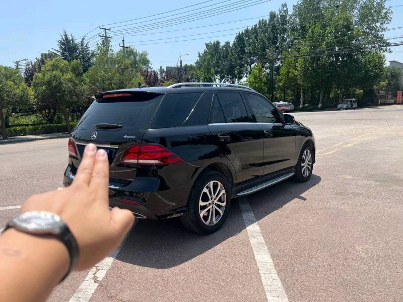 济南17年奔驰GLE8