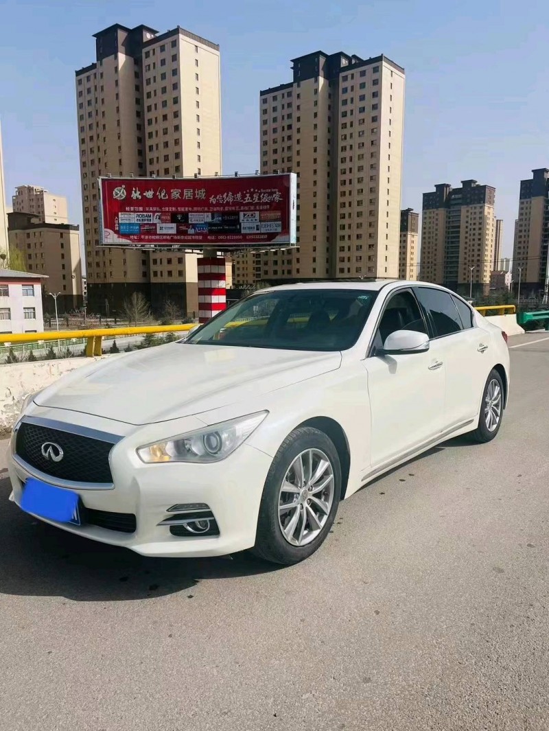 平涼16年英菲尼迪Q50L3