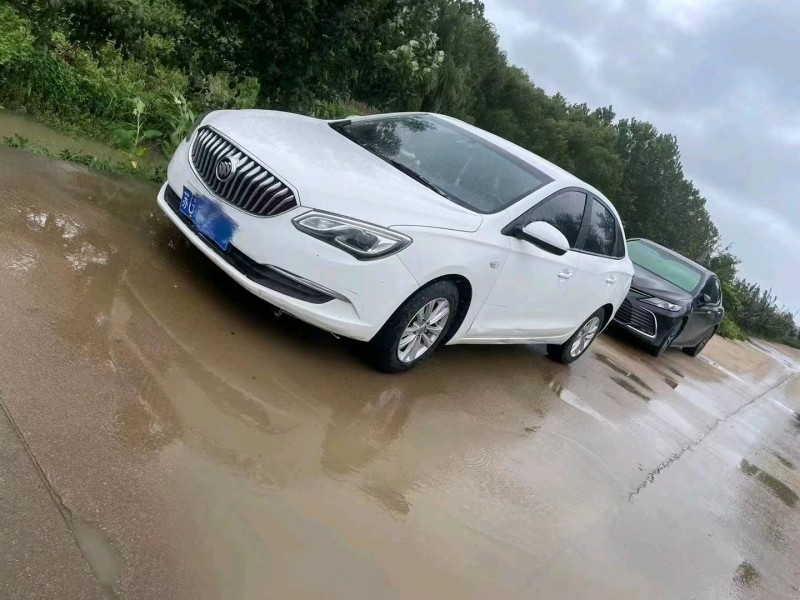 常州17年别克英朗2