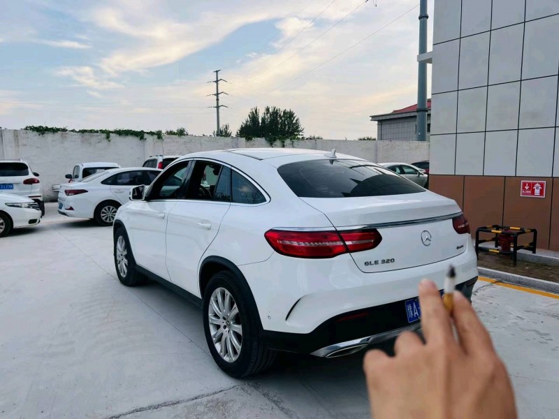 青岛18年奔驰GLE2