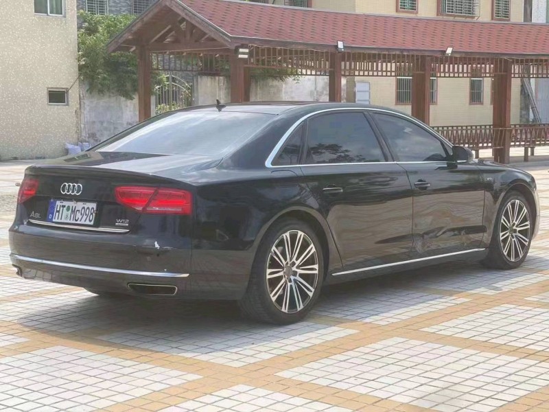 珠海12年奥迪A8L3