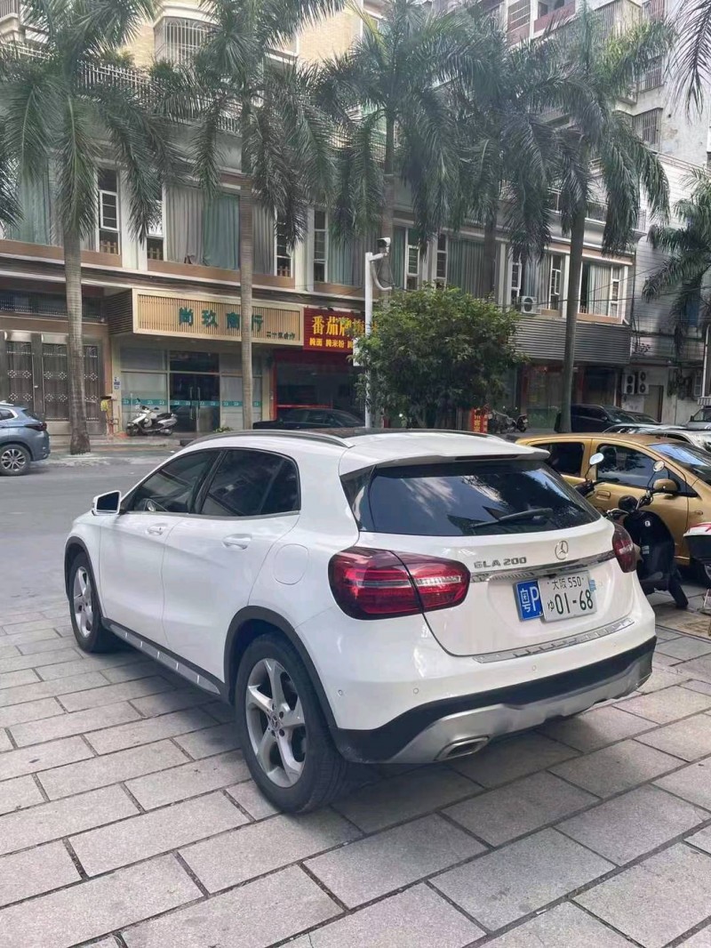 汕头18年奔驰GLA4