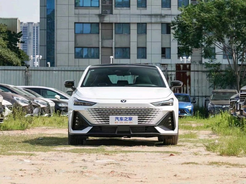 東營23年長安汽車UNI-V1